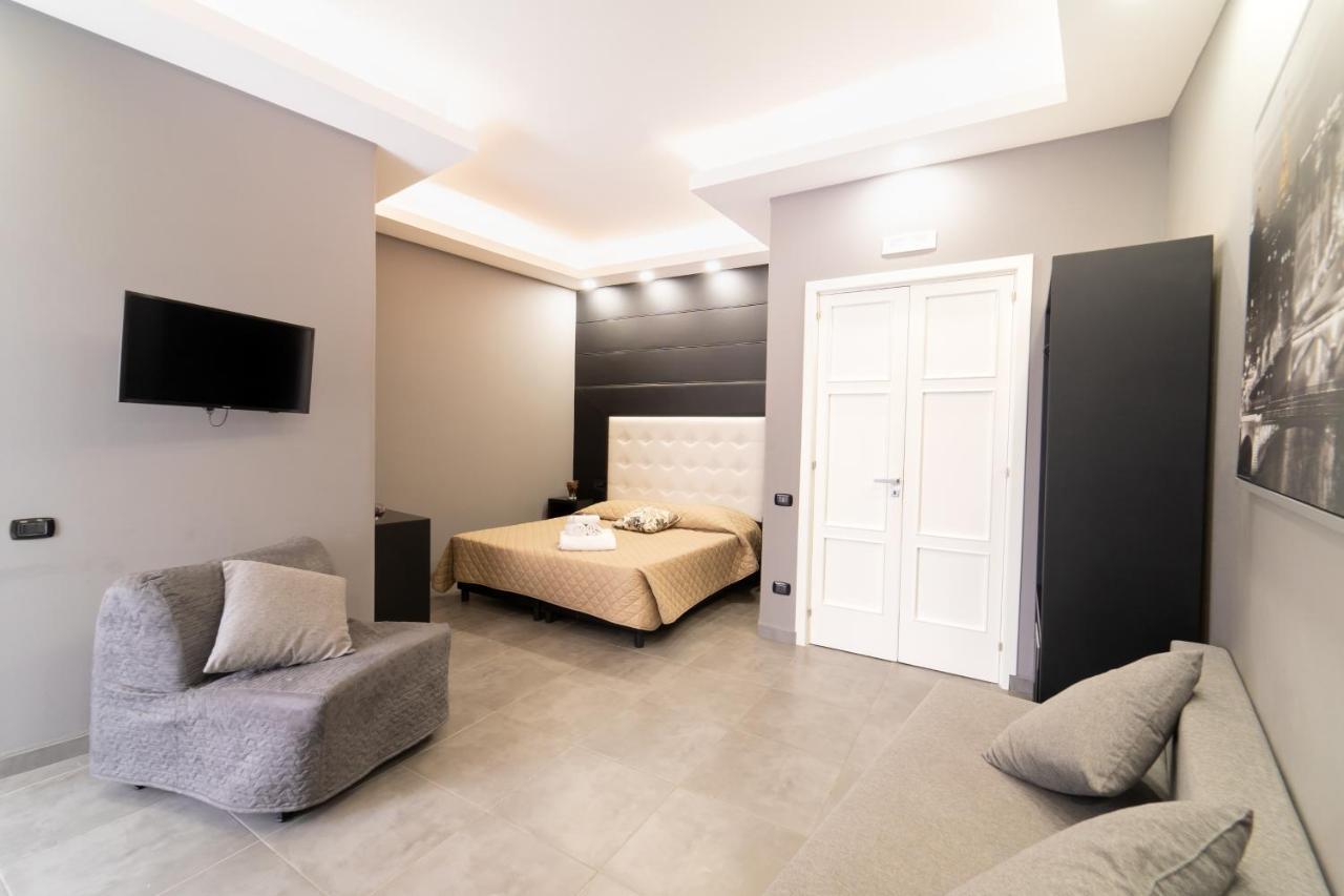 Casa de hóspedes Royal Art H Duomo - Centro, By Clapa Group 5*